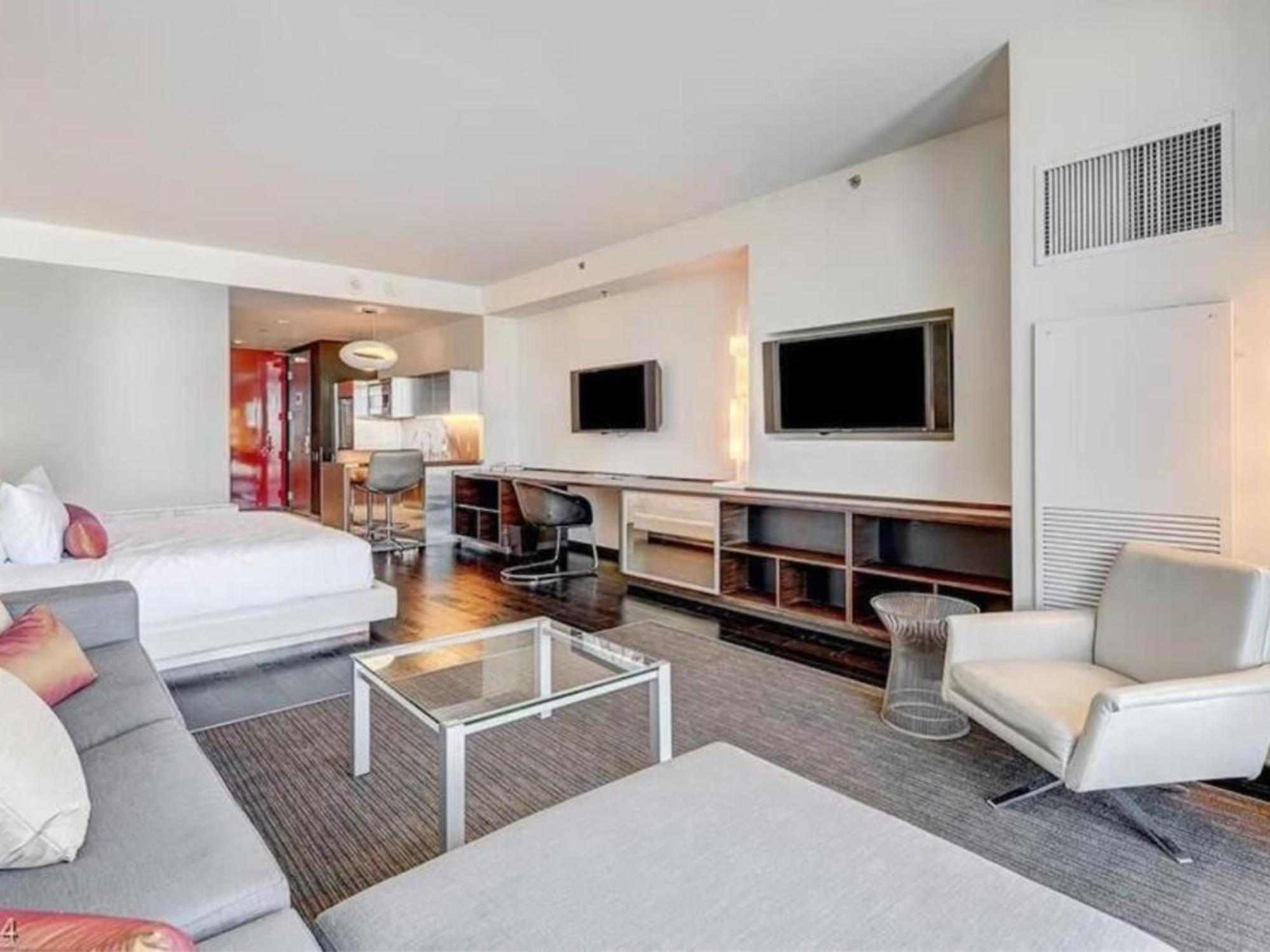 Palms Place Hotel By Zelloo Las Vegas Exterior photo
