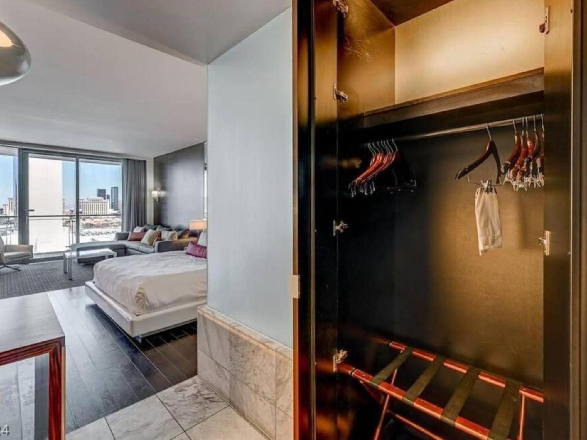 Palms Place Hotel By Zelloo Las Vegas Exterior photo