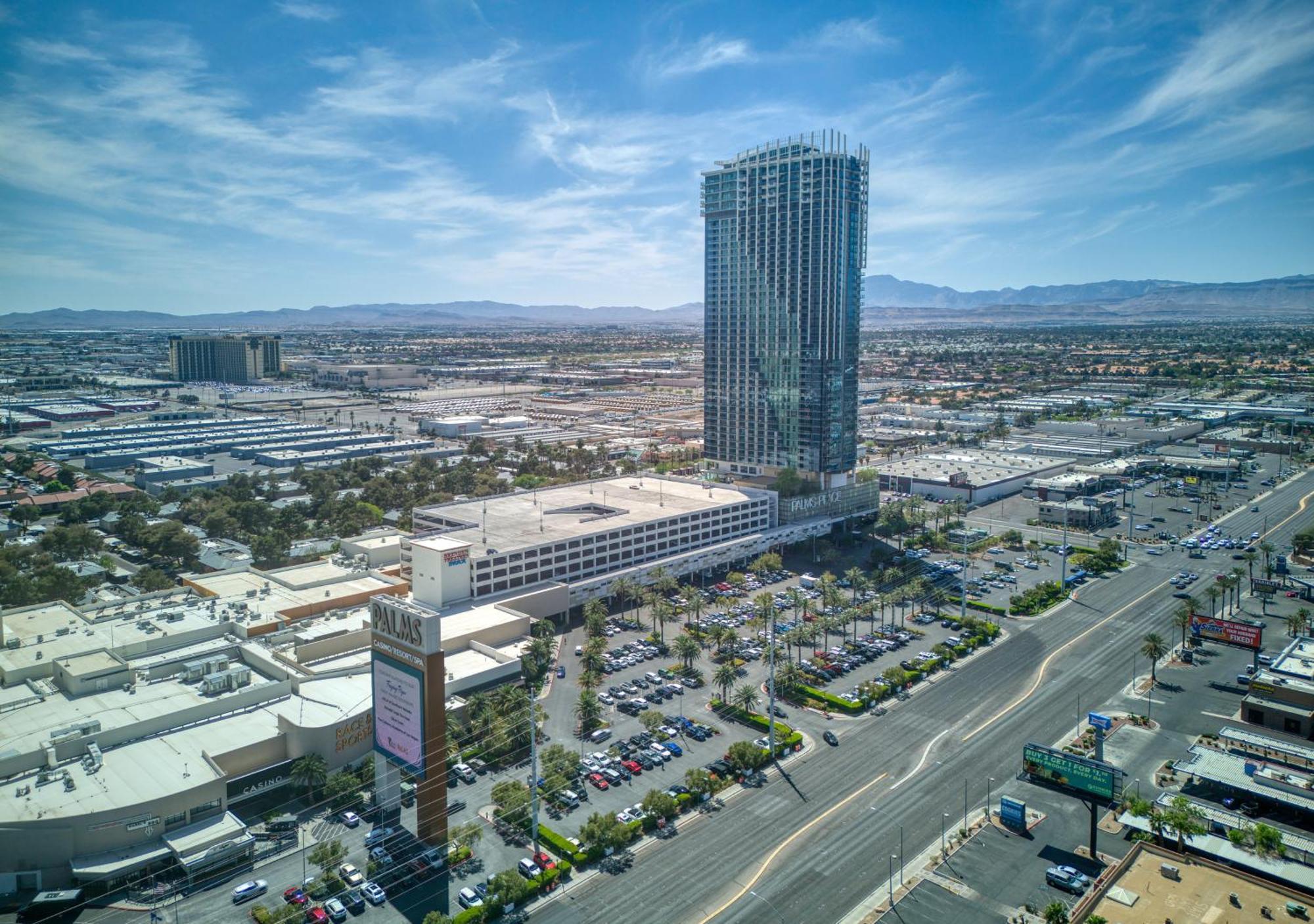 Palms Place Hotel By Zelloo Las Vegas Exterior photo